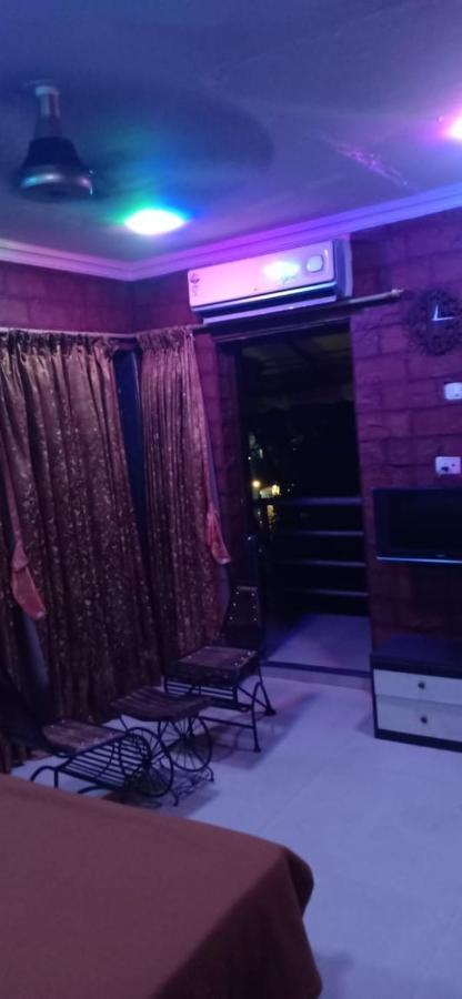 On Point Plaza Bed & Breakfast มูรุด ภายนอก รูปภาพ