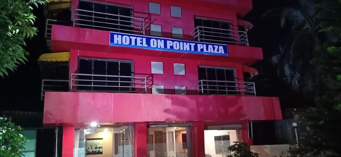 On Point Plaza Bed & Breakfast มูรุด ภายนอก รูปภาพ