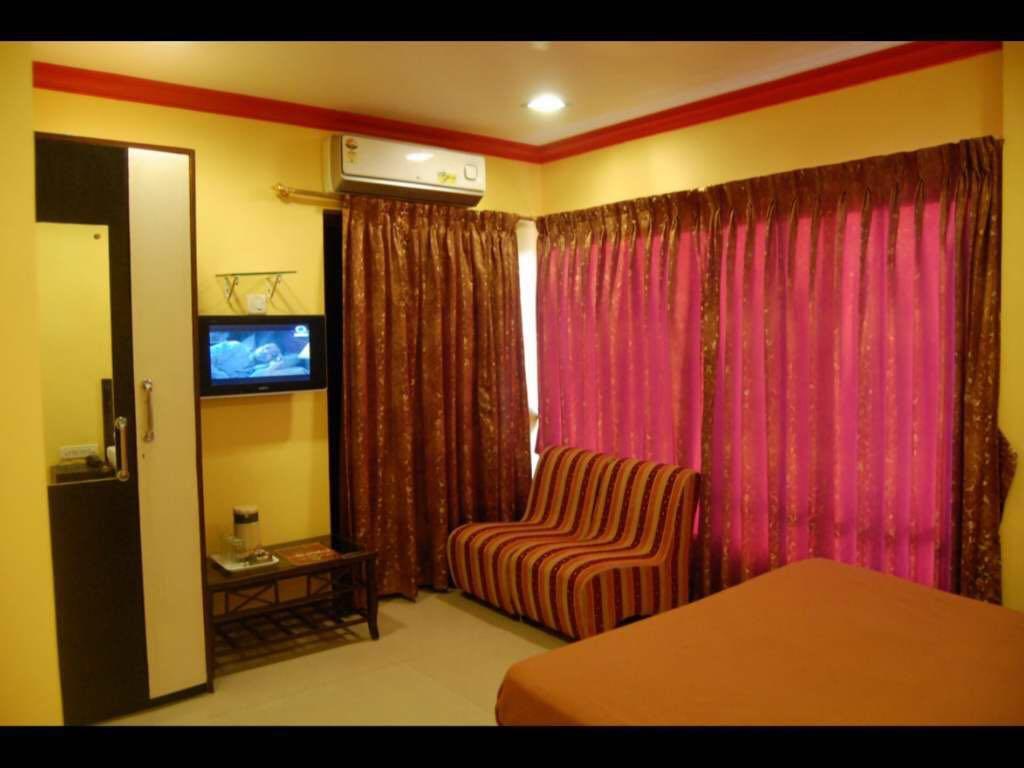 On Point Plaza Bed & Breakfast มูรุด ภายนอก รูปภาพ