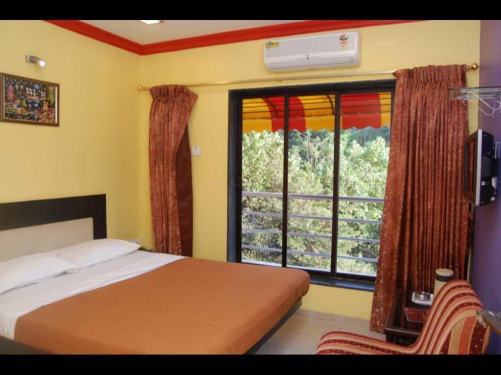 On Point Plaza Bed & Breakfast มูรุด ภายนอก รูปภาพ